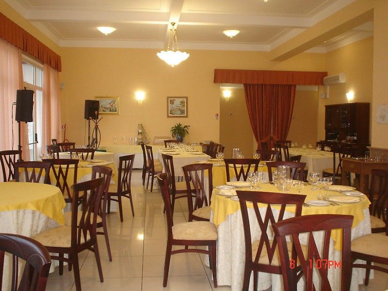 King'S House Hotel Resort Mascali Bagian luar foto