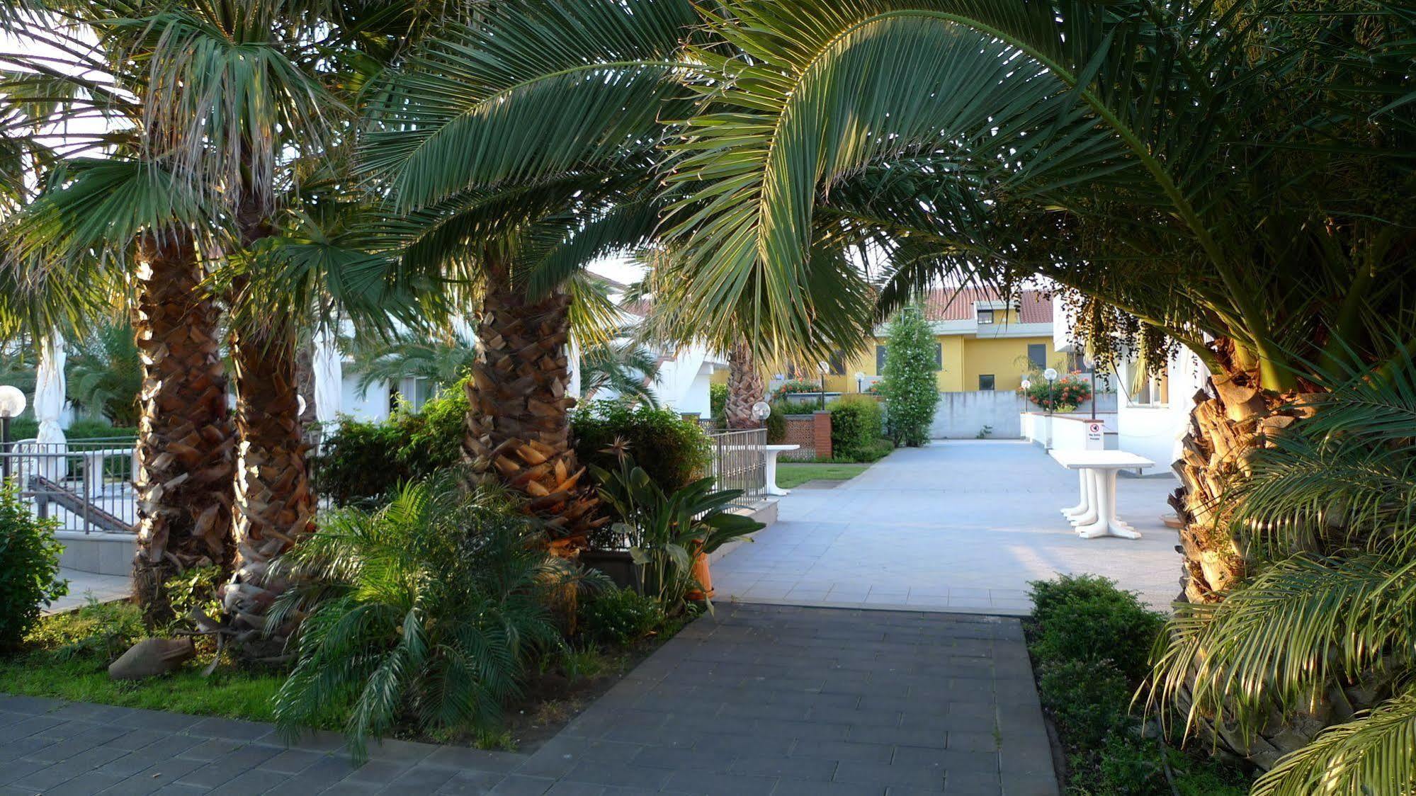 King'S House Hotel Resort Mascali Bagian luar foto