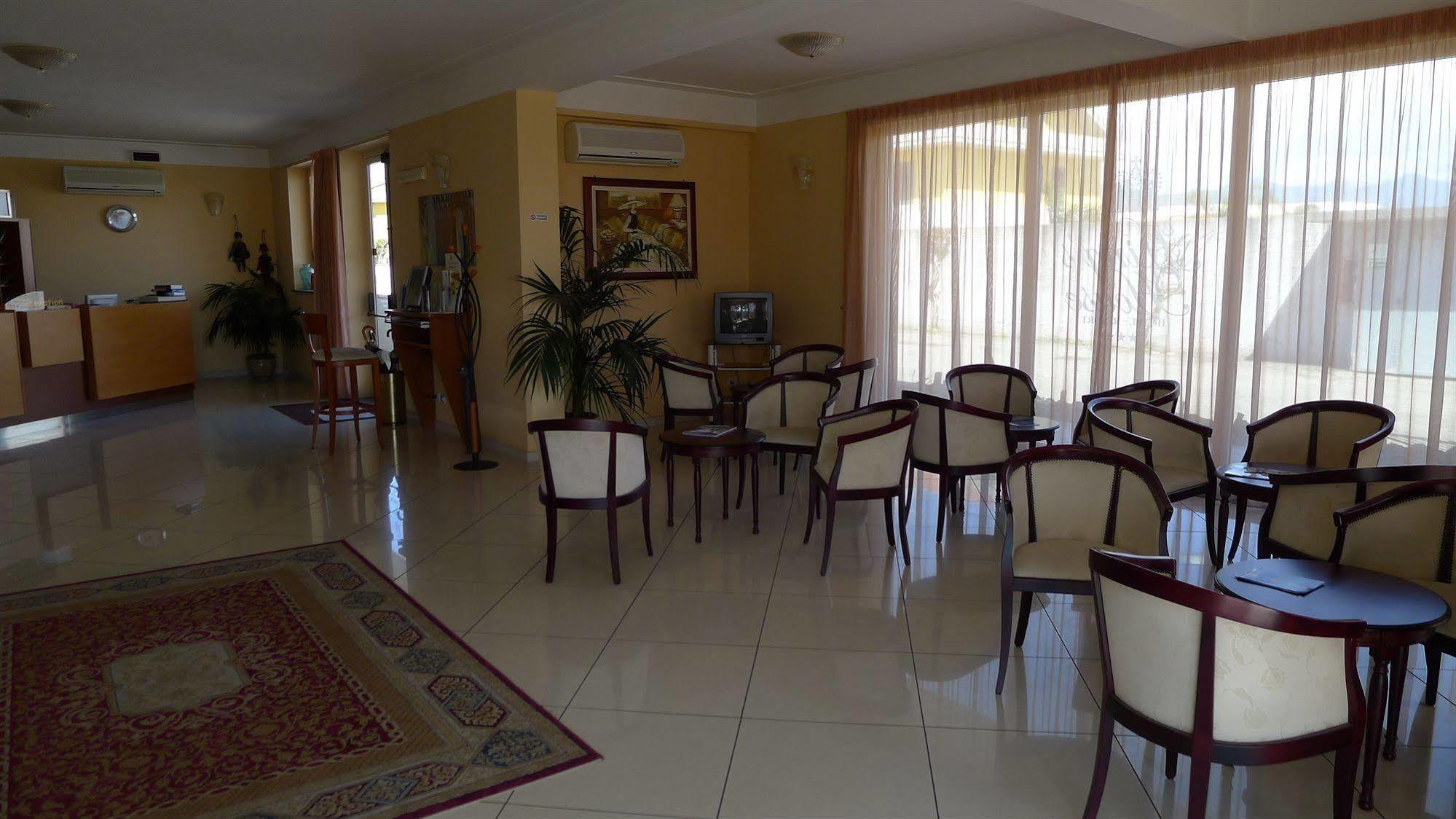 King'S House Hotel Resort Mascali Bagian luar foto